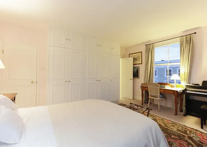 Attractive Chelsea Apartment For Four
