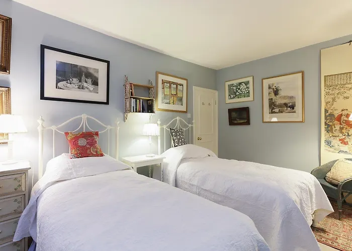 Attractive Chelsea Apartment For Four